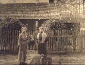 My greatgrandmother, Theodosia Wagnon Iles, with her sister Lou Wagnon and their mother, Sarah Lyles Wagnon. Dry Creek Old House circa 1910